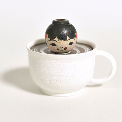 Kokeshi Abo Masafumi   COFFEE CUP LITTLE CUTE  GIRL  45mm 1.5  Japan signed