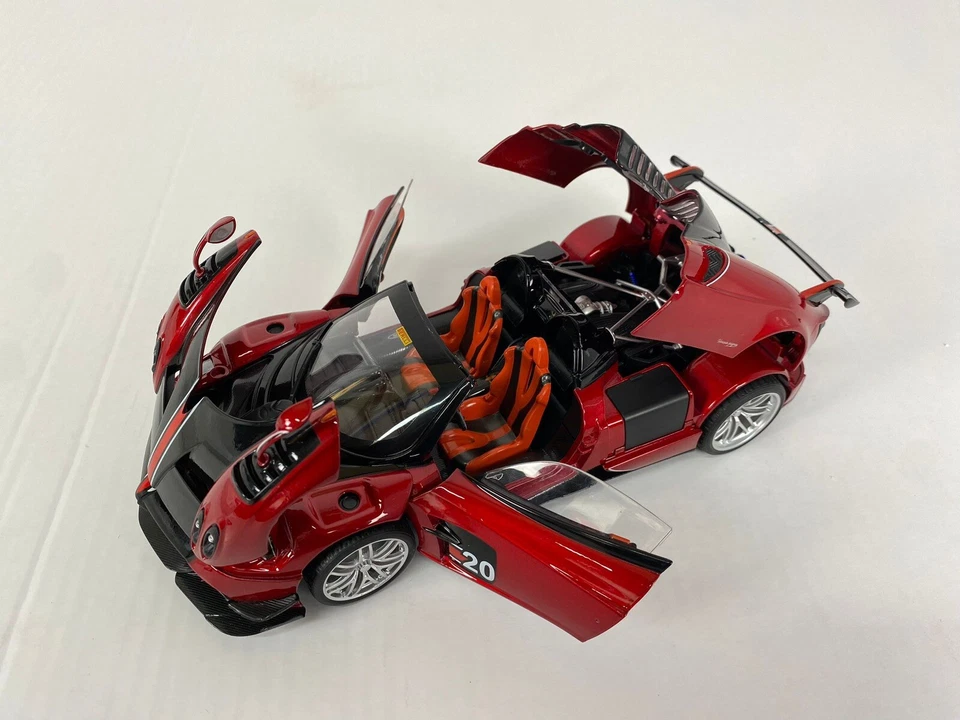PAGANI HUAYRA BC ROADSTER  1:18 Red (FULL OPENINGS) - - Immagine 4 di 4