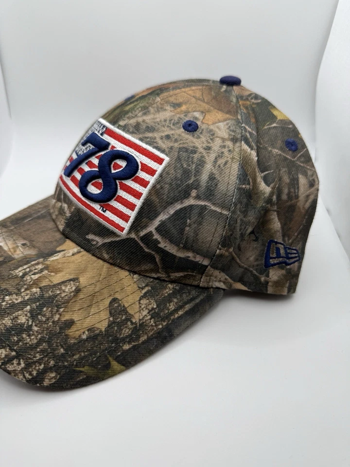 Gorra Nascar New Era Para Hombres Correa Verde Camuflaje Bandera EE. UU. Gorra Martin Truex Jr #78 Foto 2 de 4