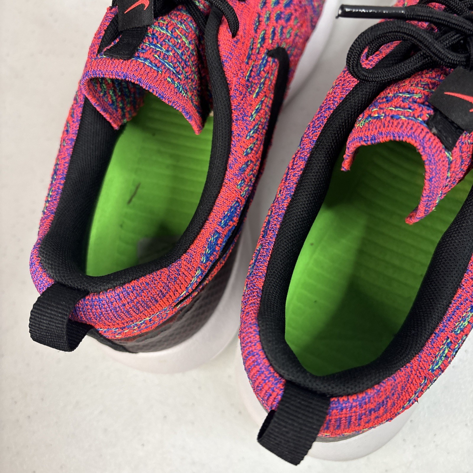 NIKE ROSHE RUN FLYKNIT BRIGHT CRIMSON MULTI 816531-600 SIZE MENS 10.5 SHOES