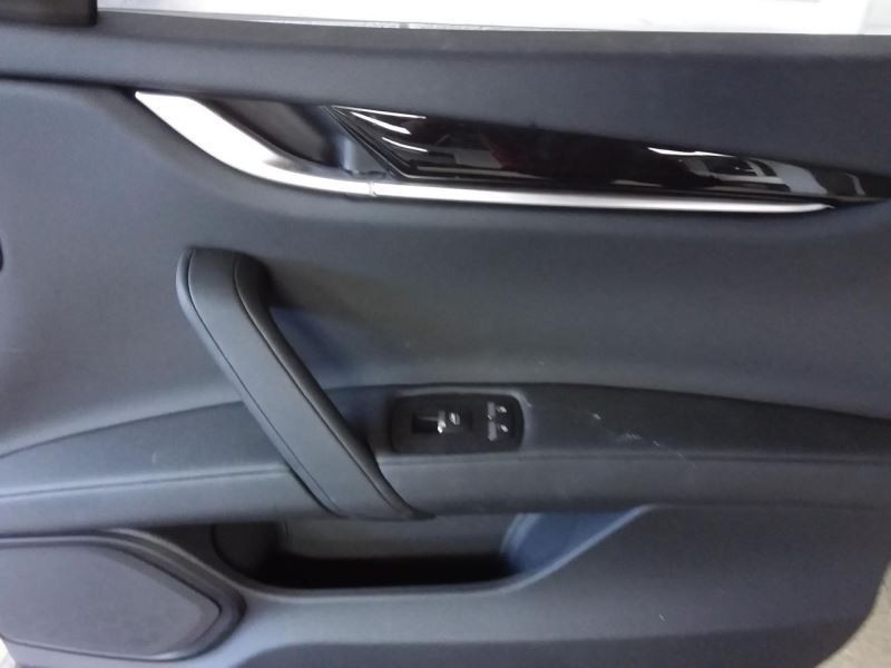 2023 MASERATI GHIBLI Passenger Right Side Front Door Trim Panel Black OEM 
