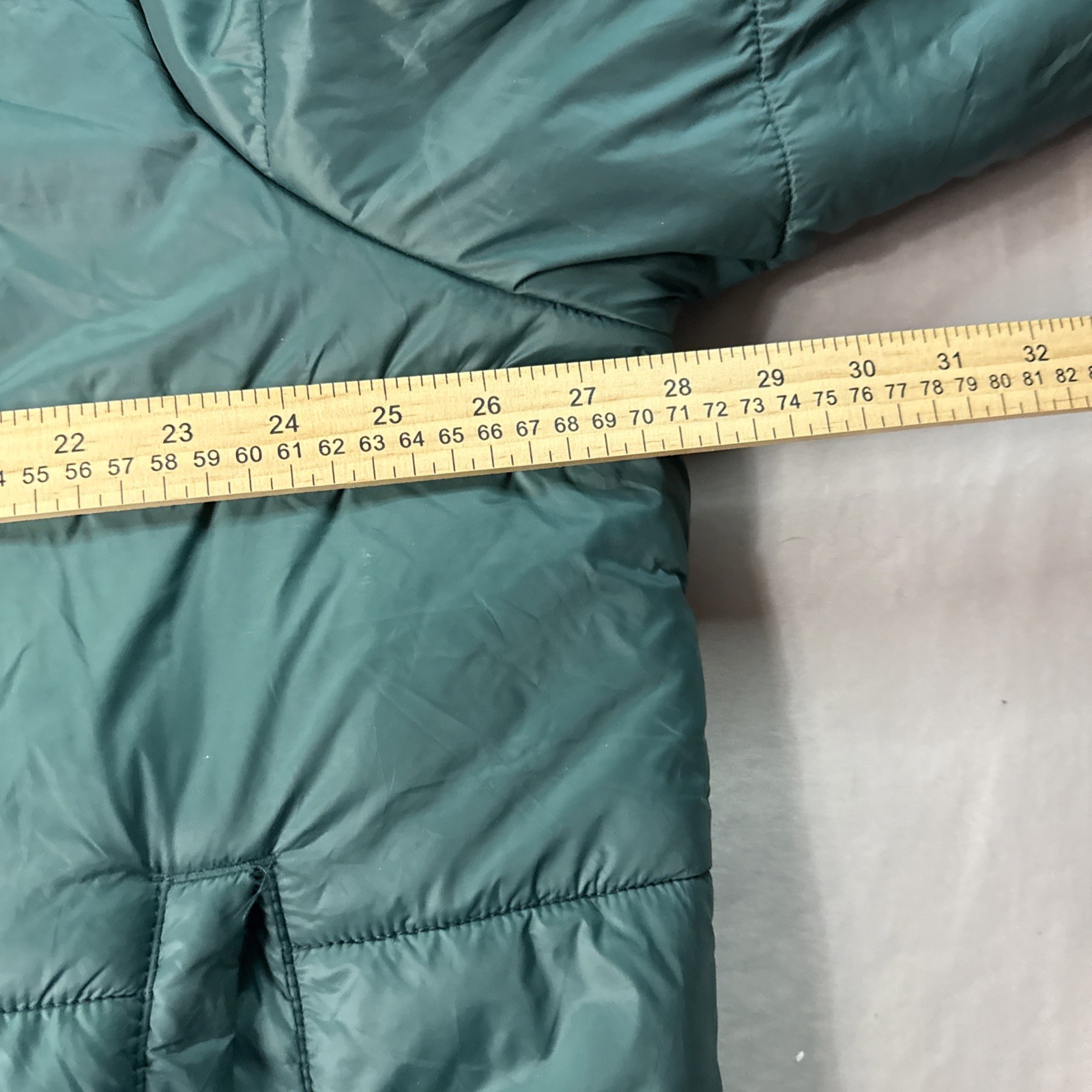 Universal thread puffer jacket green - image 6
