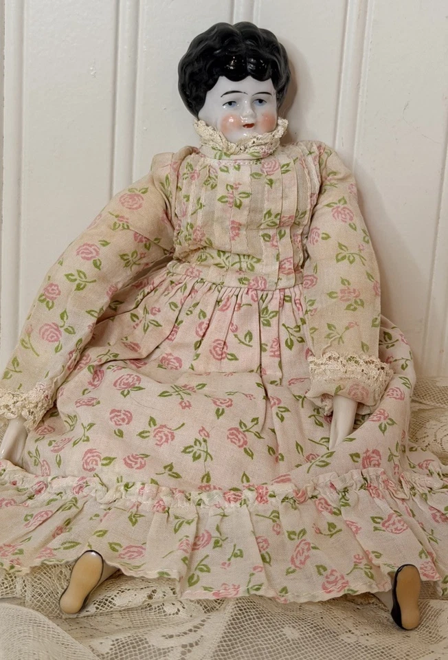 "Muñeco antiguo alemán con cabeza de China de 10,5"" cuerpo de tela de porcelana firmado Alemania" Foto 3 de 4