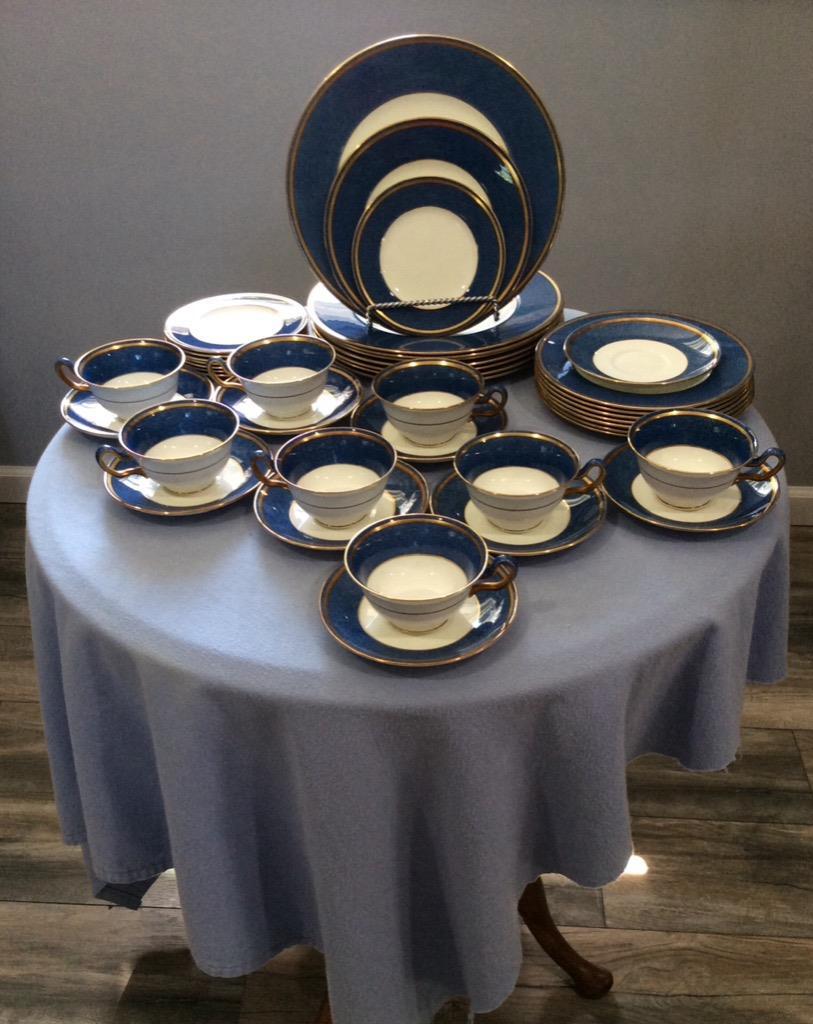 Wedgwood SET of 8 Blue Swinburne bone china FIVE-piece place