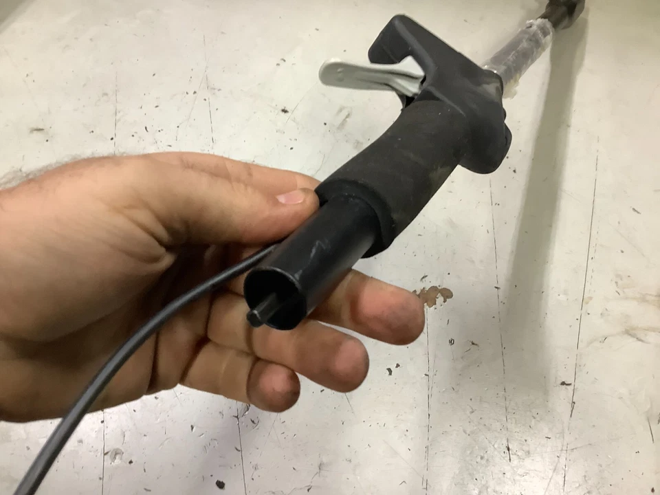 HOMELITE UT26SSL3 TRIMMER UPPER DRIVE SHAFT / TUBE CONTROL HANDLE - Image 3 of 3