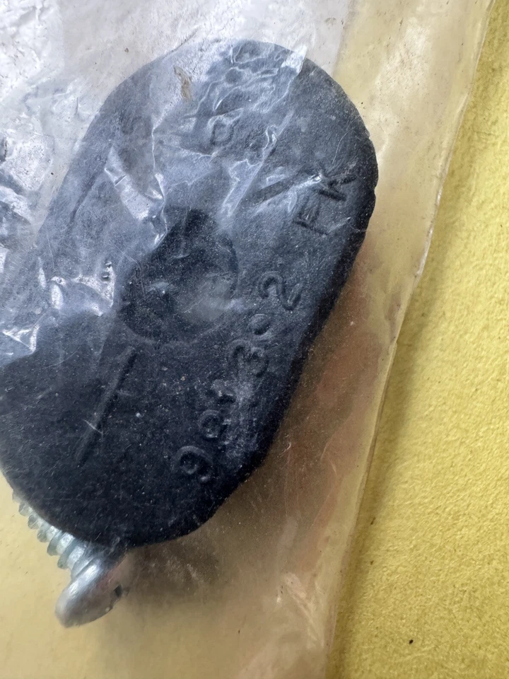 2X NOS 1966 1967 CHEVELLE GTO CHEVY I I NOVA parachoques trasero de asiento y ATTG HWR # 5085 Foto 3 de 4