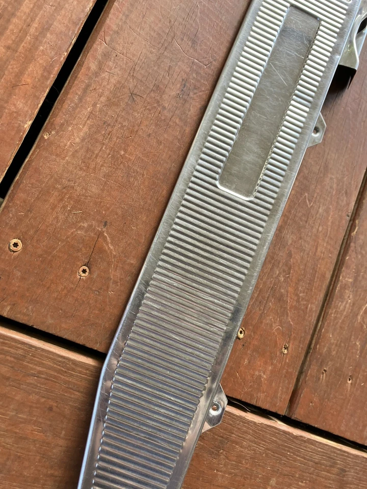 1995 梅赛德斯-奔驰 E320 车厢 W124 S124 Estate 后后排车架装饰 1246980089 — 第 4/4 张图片