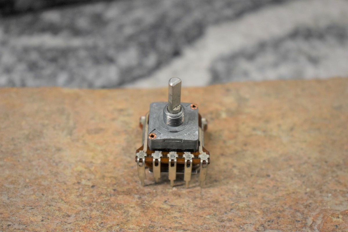 1)200K x 2 Precision Potentiometer VOLUME CONTROL GRUNDIG