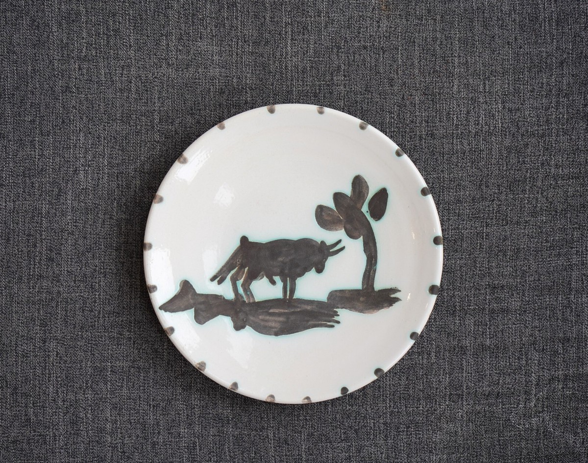 Pablo Picasso Madoura ceramic plate 'Taureau sous l'arbre' AR 159