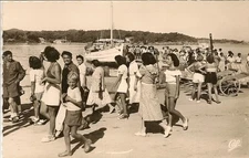 CARTE POSTALE ILE DE PORQUEROLLES VAR ARRIVEE DU COURRIER