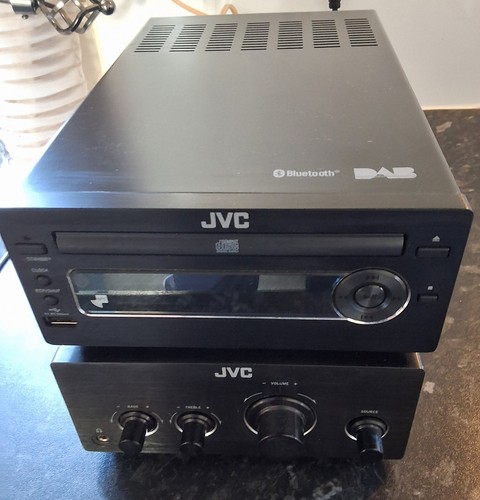 JVC Kenwood UXD750 CD DAB HYFI 240V 28W USB 5V.