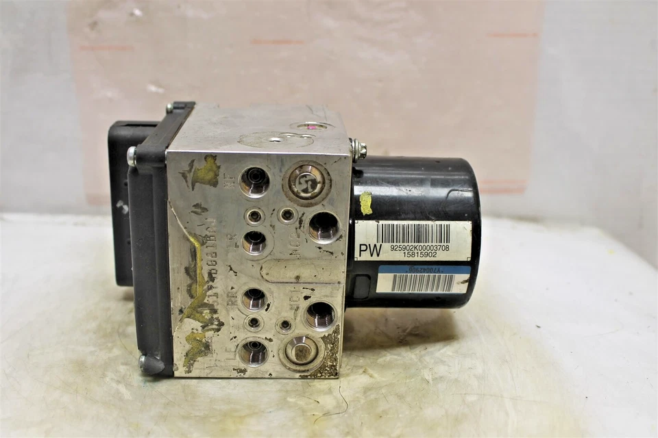 Módulo de control de bomba ABS Chevrolet Impala MonteCarlo 2006-07 OEM 6J3 633 15815904 Foto 3 de 4