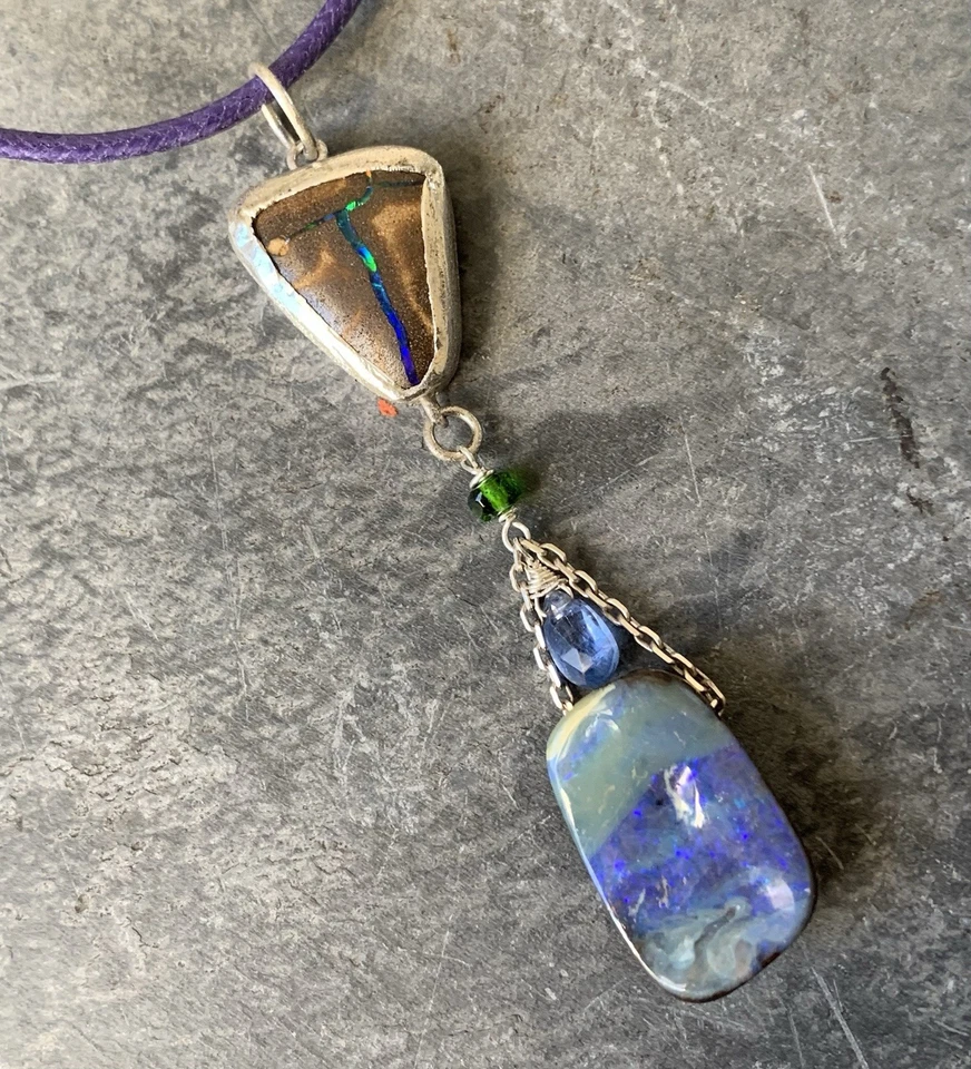 Pendente In Argento, Cianite, Diopside Di Cromo, 2 Opali Boulder Dell'Australia - Immagine 3 di 4