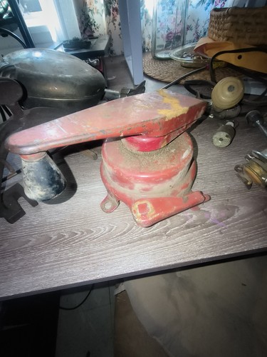 vintage Lauwson ratchet hand wind up crank starter, working condition