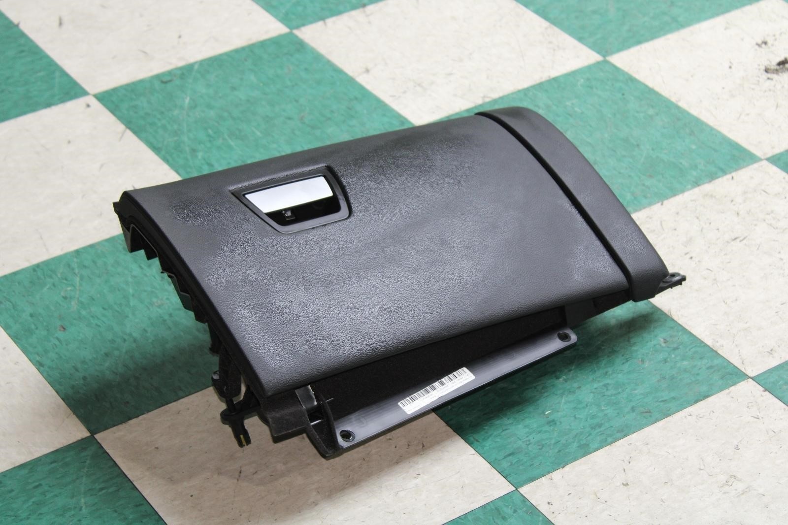 Maserati Ghibli 2014-2020 Glove box