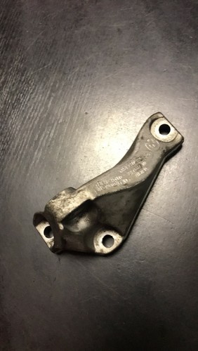 BMW 1 (E81/E87) 2009 Diesel Kraftstoffpumpenhalter 7804376