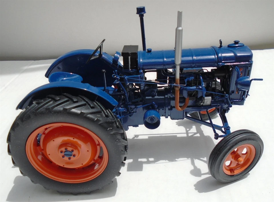 Universal Hobbies 1:16 Fordson E27N Tractor 70th Anniversary Limited Ed. UH4861 - Image 2 of 4