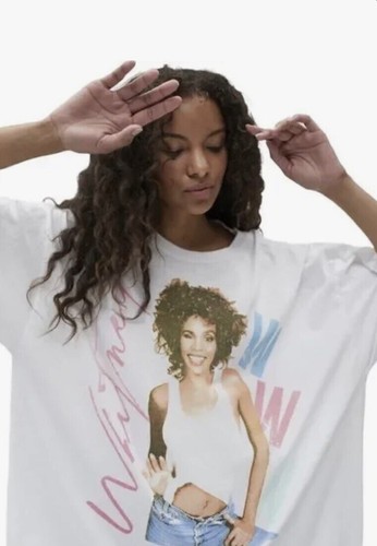 Urban Outfitters Women's T Shirt S/M Whitney Houston 1987 Oversized White NWT - Picture 3 of 10