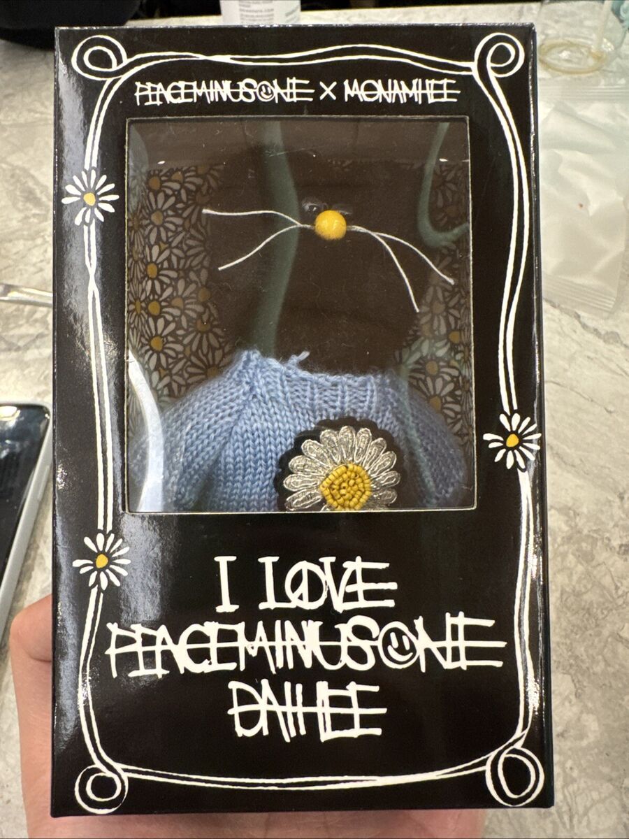 Monamhee x Peaceminusone Daihee Plush Keyring /GD G Dragon Monamhee x Peaceminusone Daihee Plush Keyring /GD G Dragon