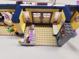 LEGO FRIENDS: Heartlake High (41005)