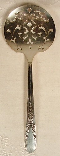JASMINE S.L. & G.H. ROGERS ONEIDA SILVERPLATE TOMATO SERVER 1939