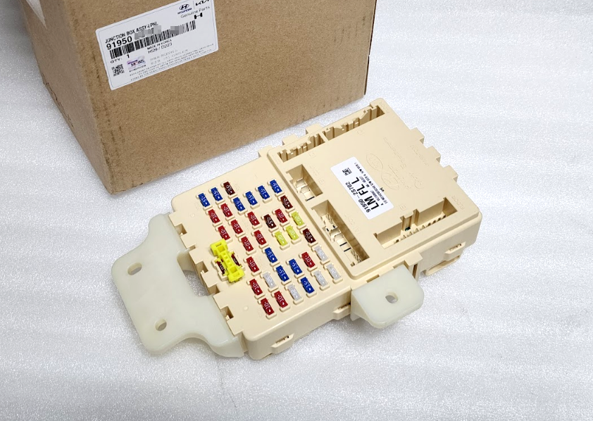 Genuine 919504H023 JUNCTION BOX ASSY-I/PNL Fuse Box for