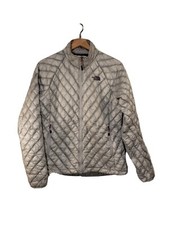 The North Face Women's S Thermoball  Lightweight Puffer Down Silver Jacket