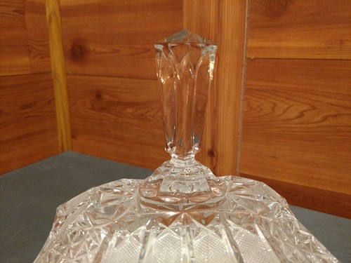 LARGE VINTAGE EAPG CLEAR GLASS FOOTED COVERED CANDY DISH - Picture 3 of 12