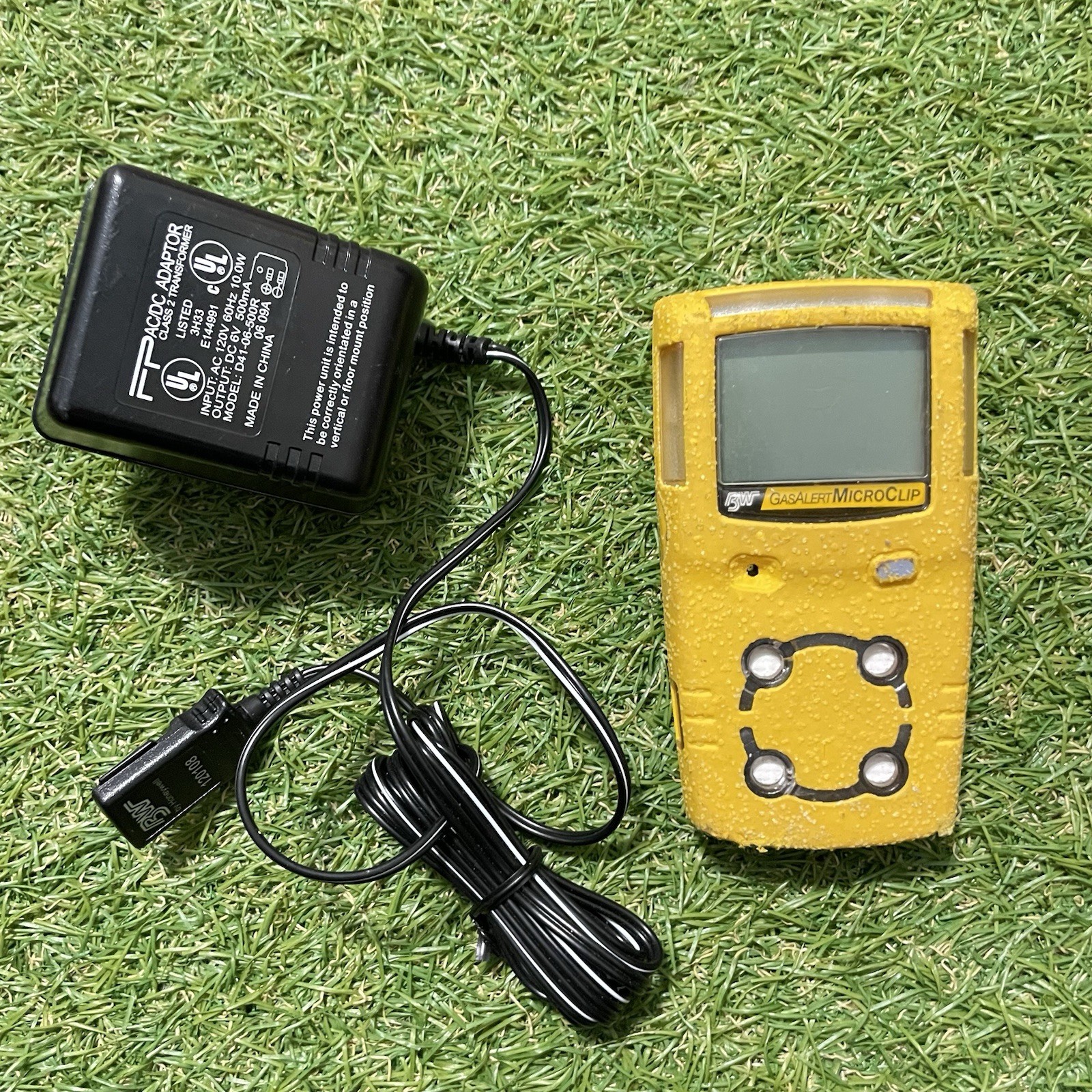 Honeywell BW Gas Alert Microclip Untested For Parts or Repair With Charger Set