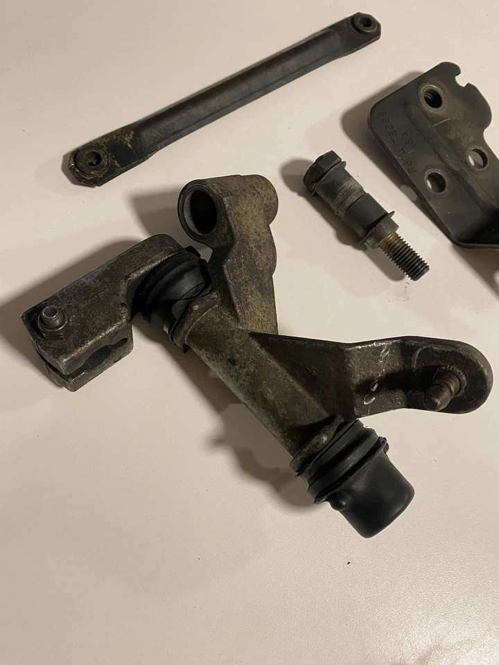 Ford F150 F250 F350 1992-1996 4x4 caja de transferencia E4OD caja de cambios F6TA-7E069 Foto 2 de 4