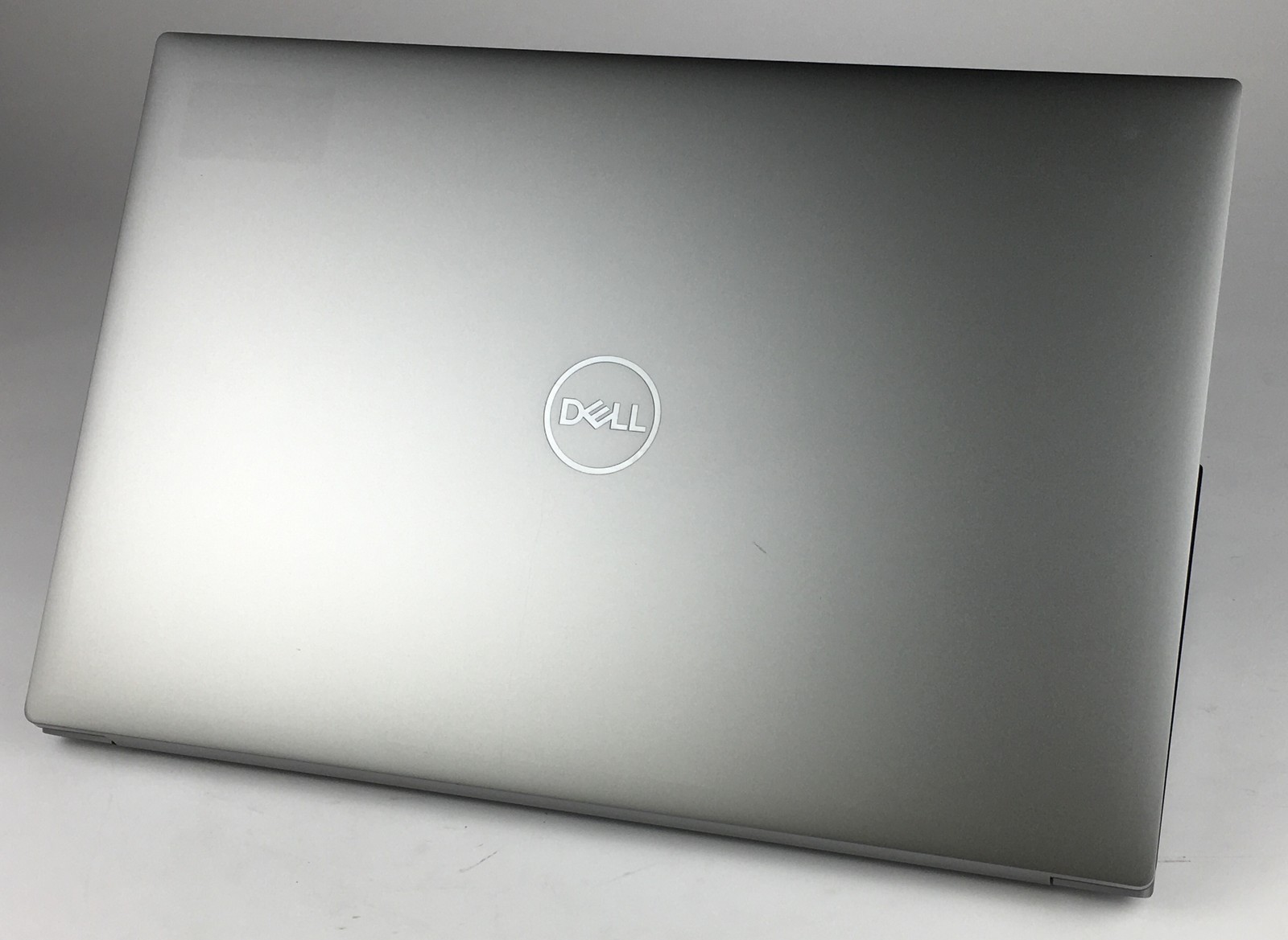 Dell Precision 5550, 15.6-Inch Laptop, with Intel Core i7 10th Gen., Windows 11 Pro