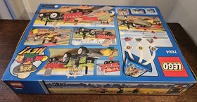 NEW Lego City Sets 7684 Pig Farm and Tractor + 7566 Farmer  -FACTORY SEALED-