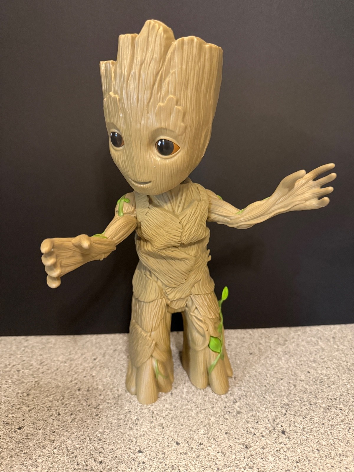 Marvel 2016 Talking & Dancing Baby Groot 11 1/2" tall Guardians of the Galaxy.