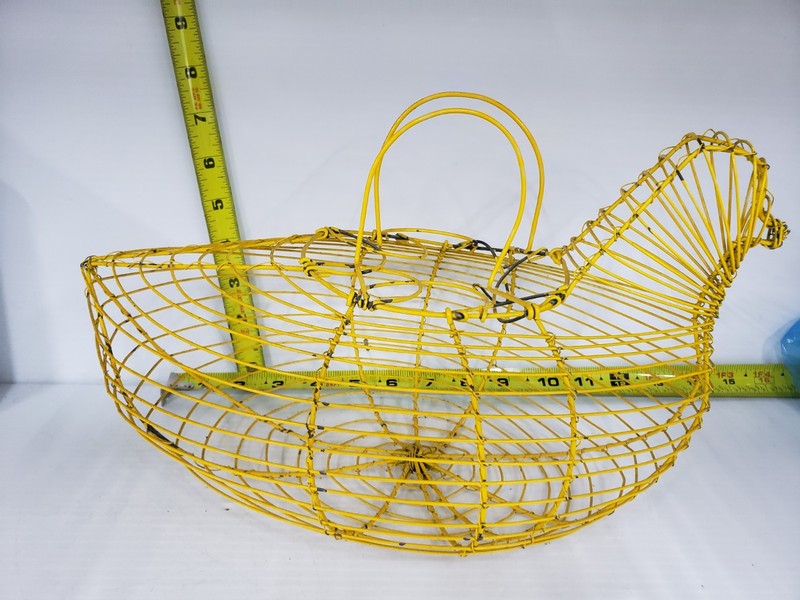 Old Vintage Wire Hen Chicken Shaped Basket Country Farm Decor