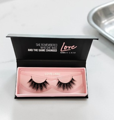 Glamnetic - LOVE - MAGNETIC EYE LASHES - NEW & Sealed 1 Pair