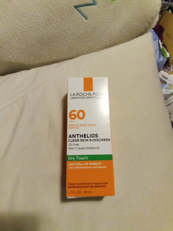 La Roche-Posay 1.7 Fl. Oz. Anthelios Clear Skin Sunscreen SPF 60 Cream