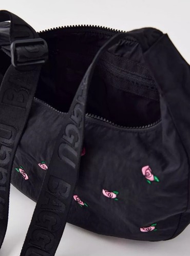 Baggu Urban Outfitters Rose Embroidery Medium Nylon Crescent Bag Black NEW NWT - Picture 3 of 4