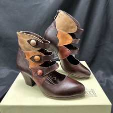 L  Artiste Spring Step Strap Booties Sz 37 Autumn Brown