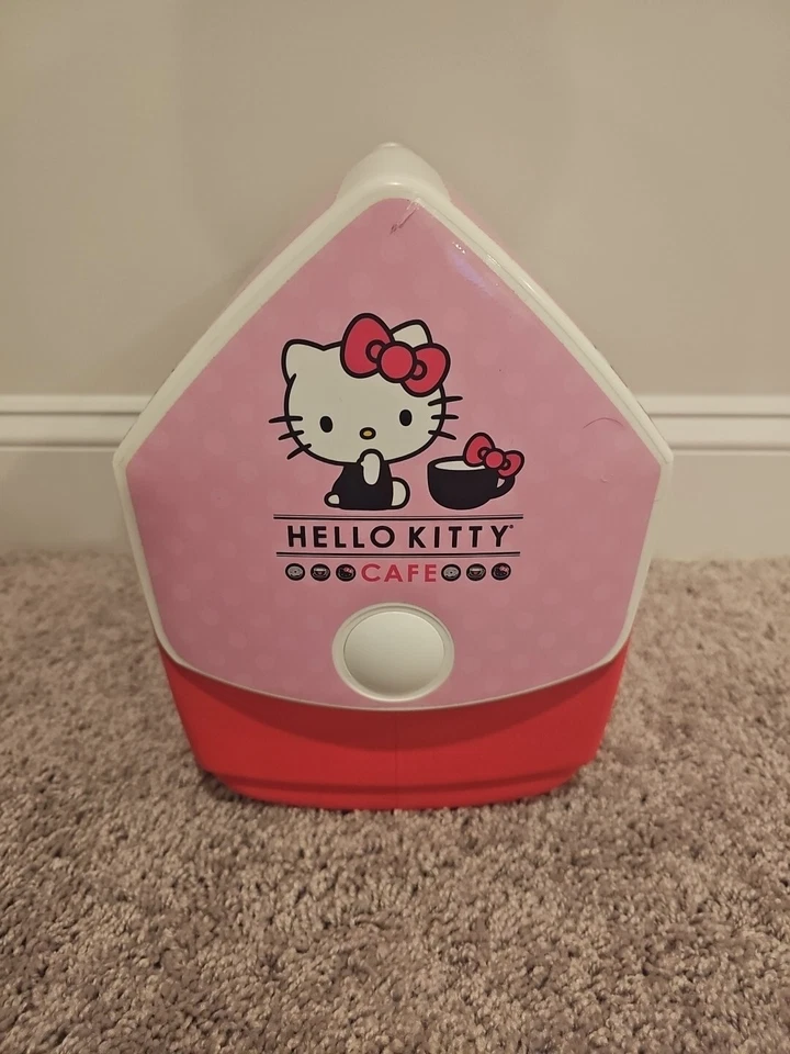 Rare Hello Kitty Cafe Igloo cooler 7 quart -  Used - 2020 EDITION SOLD OUT - Image 4 of 4