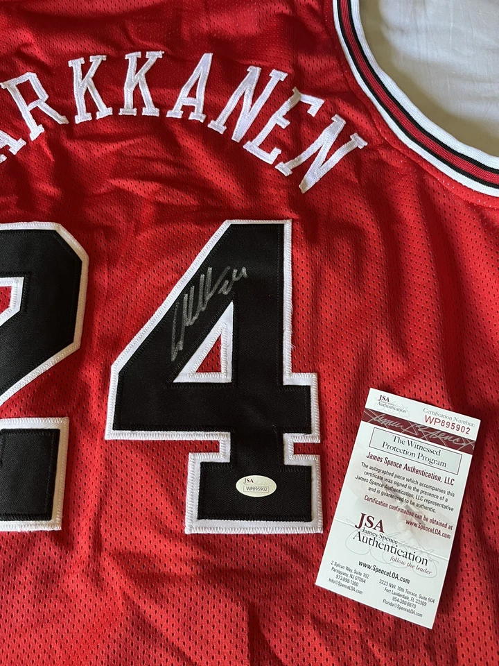 Lauri Markkanen Signed Bulls Jersey (JSA COA) Cleveland Cavaliers￼ U Arizona - Image 4 of 4