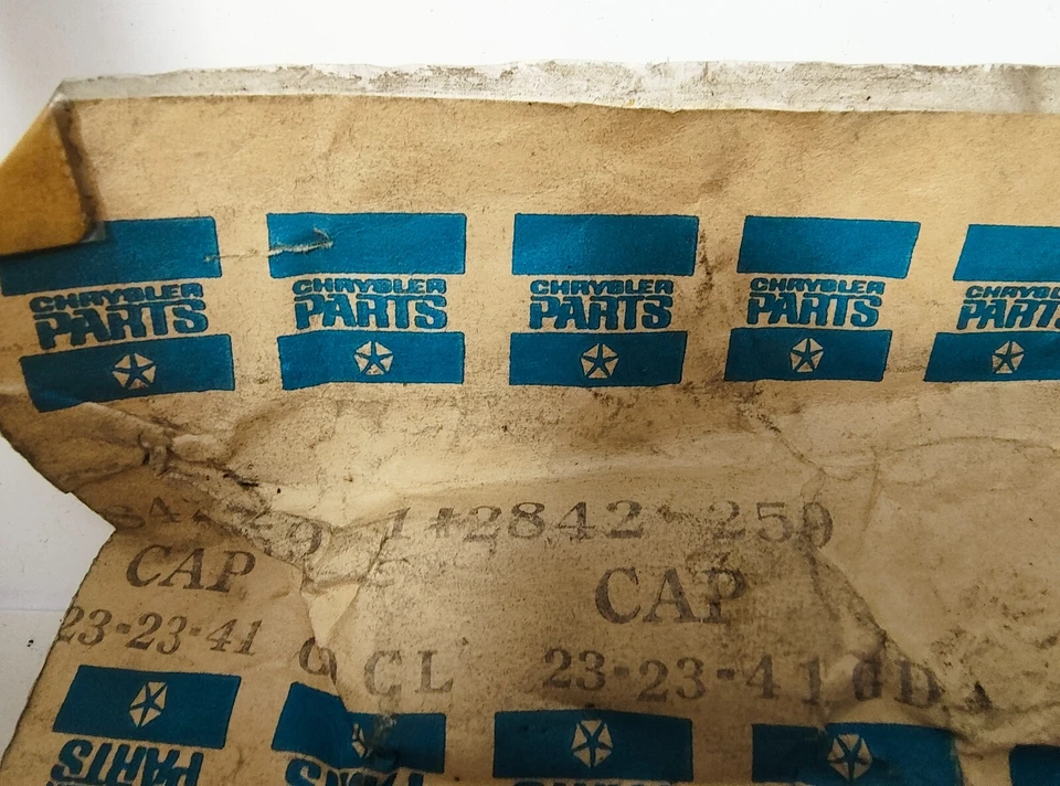 Chrysler Newport 300 NY 1968 lámpara trasera apertura tapa moldeada inferior 2842259 nuevo en stock Foto 3 de 4