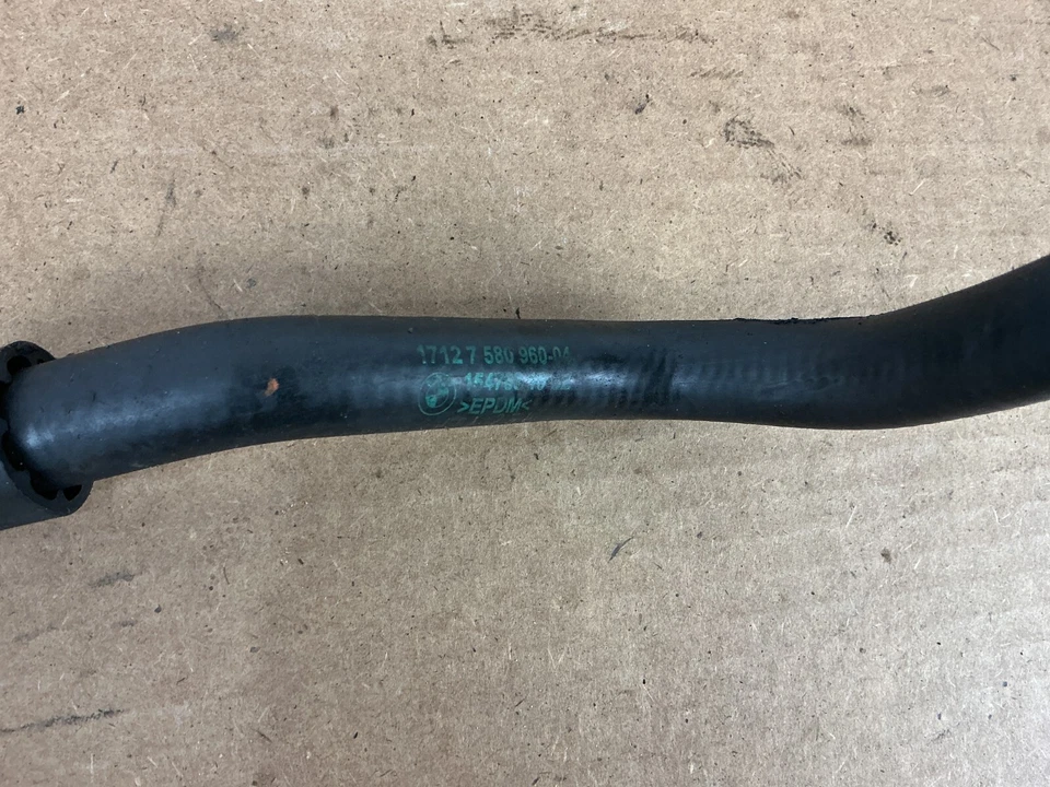 BMW 740i F01 serie 7 2009-2015 manguera de refrigerante de radiador 7580960 OEM Foto 3 de 4