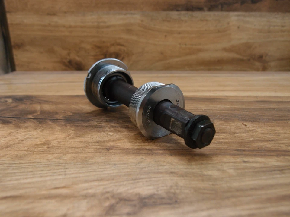 1979 road bike bottom bracket made in Japan worked with Sugino Maxy BSA / 68 mm - Image 3 of 4