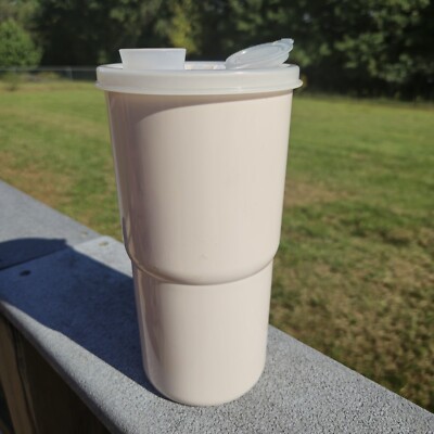 Tupperware ThirstQuake 30 Oz Cream/Peach Tumbler Cup Travel Cup Flip Top