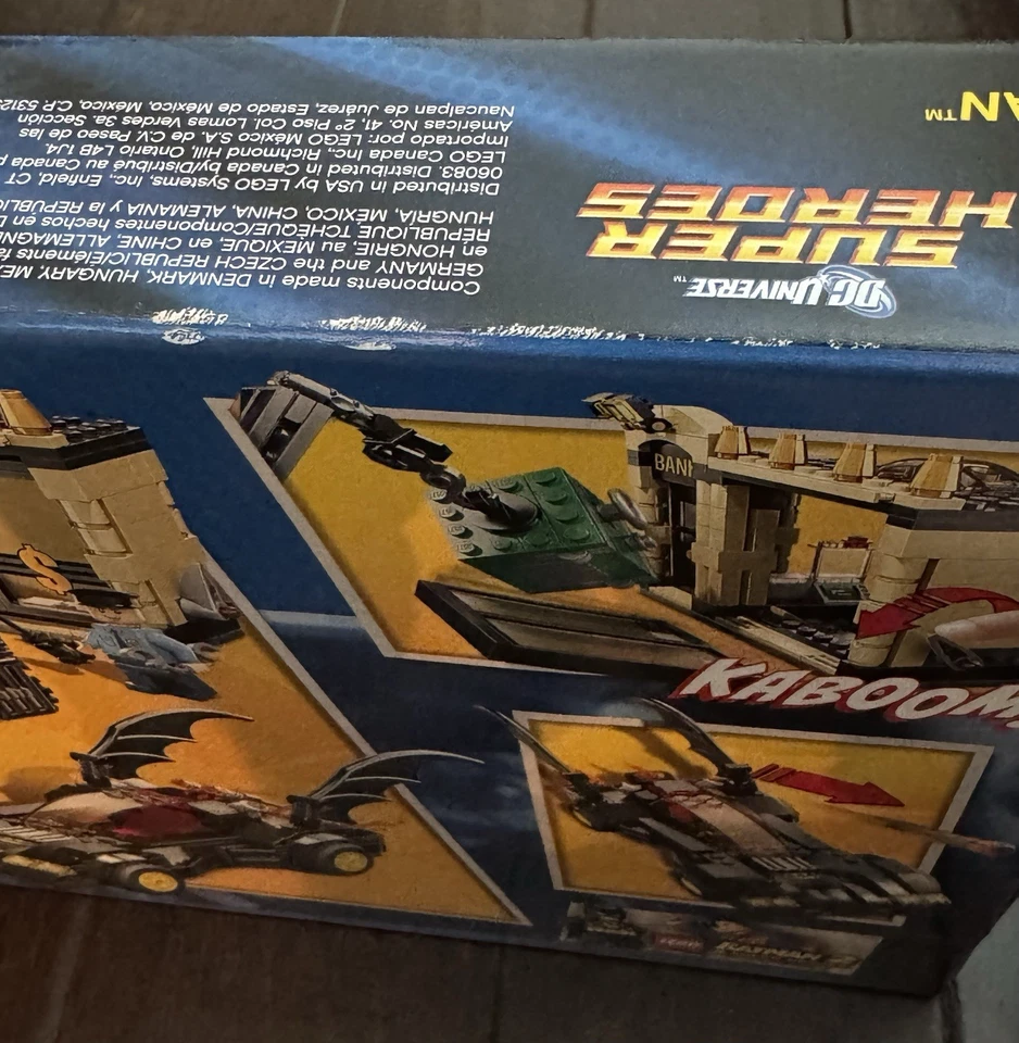 LEGO DC Comics Super Heroes: Batmobile and the Two-Face Chase 6864 - Image 3 of 4