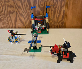 LEGO 6095  Royal Joust - Knight's Kingdom -  100% w/box & manual