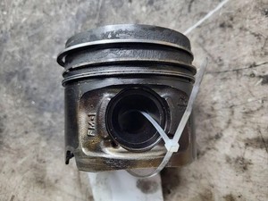 BMW 3 E90 Kolben N47D20C 2.00 2010 34063849