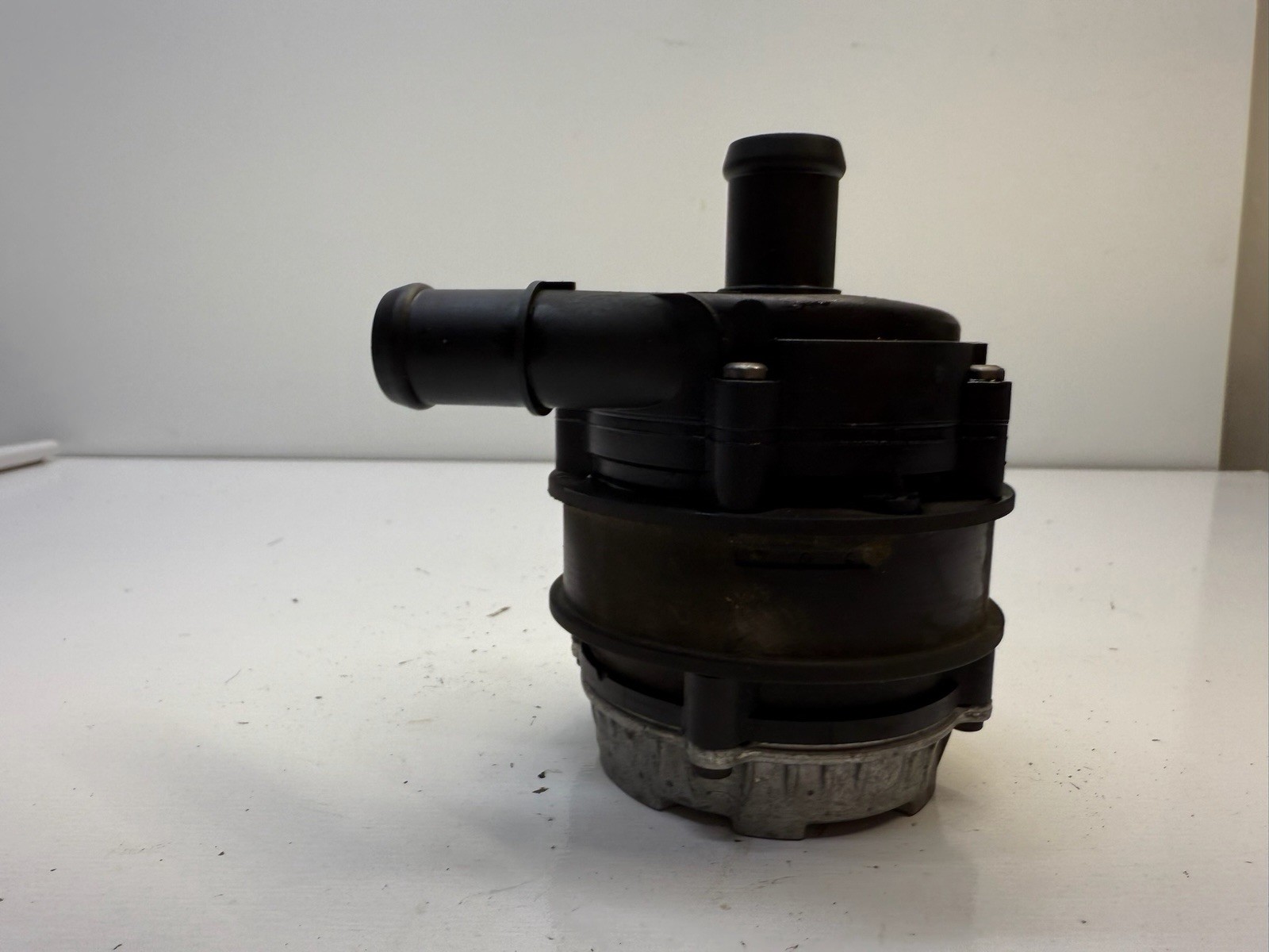 2014 - 2019 MASERATI GHIBLI S M157 COOLANT ENGINE WATER PUMP AUXILIARY 670005347