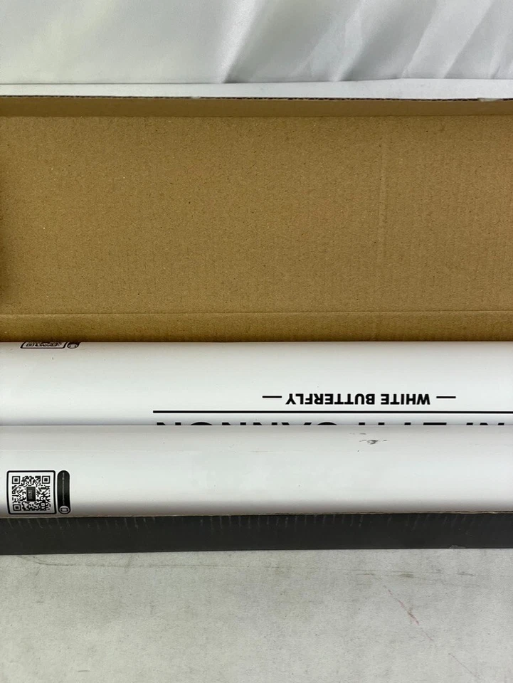 Pacote com 2 canhões de confete borboleta branca Legend & Co - Imagem 4 de 4