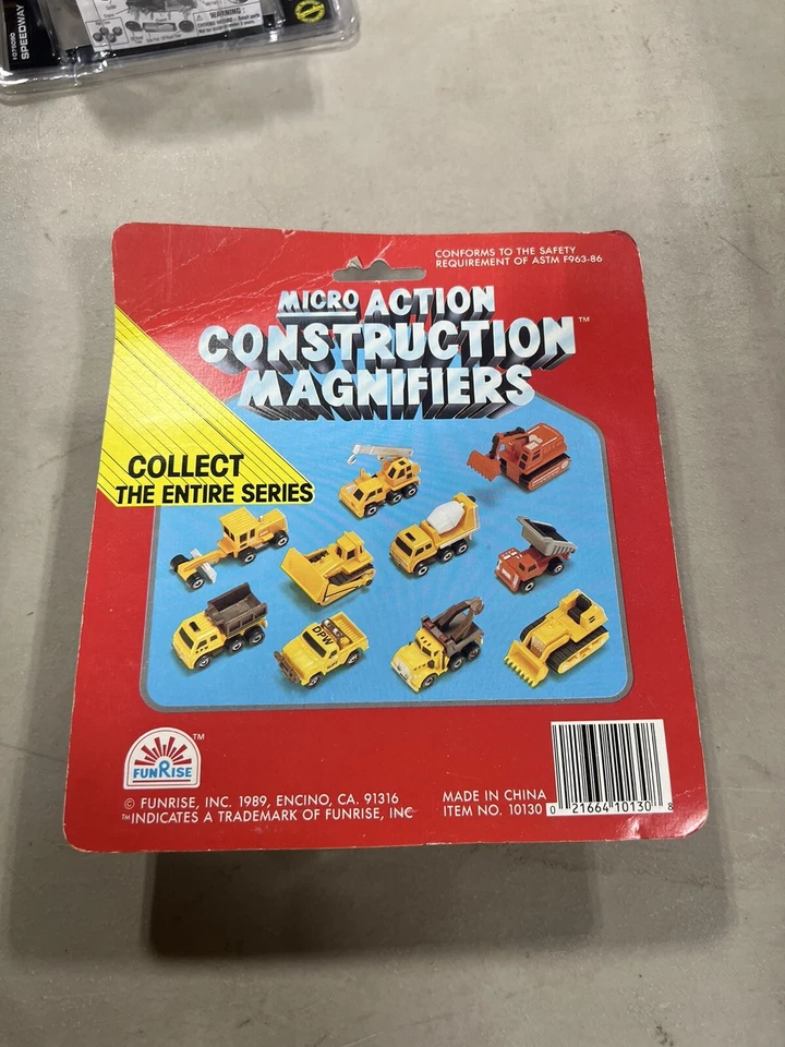 Funrise Micro Action Construction Magnifiers Set D22 - Image 2 of 2